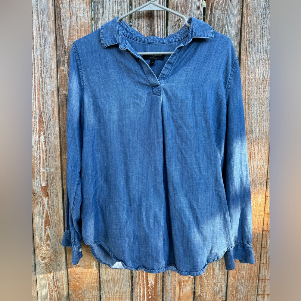 Banana Republic Boyfriend Fit Chambray Blouse